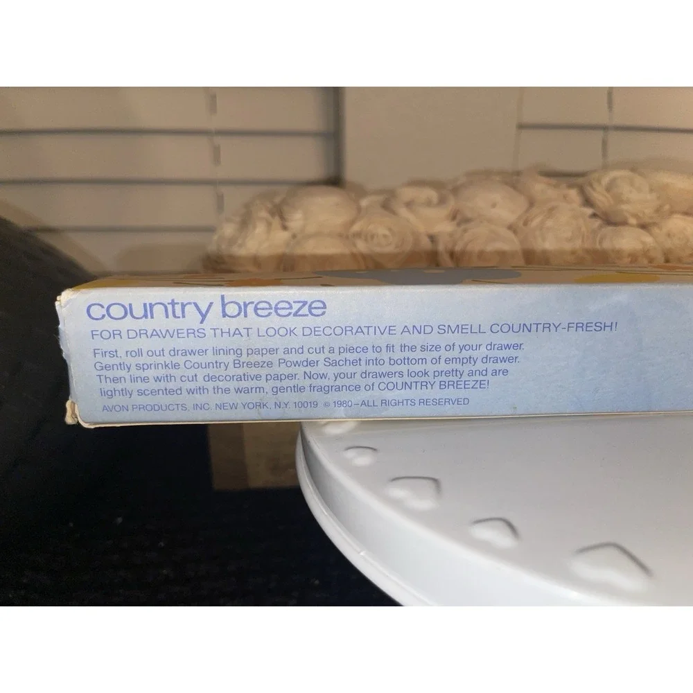 Vintage Avon Country‎ Breeze Drawer Lining Paper - New in Box 1980 6' X 13
